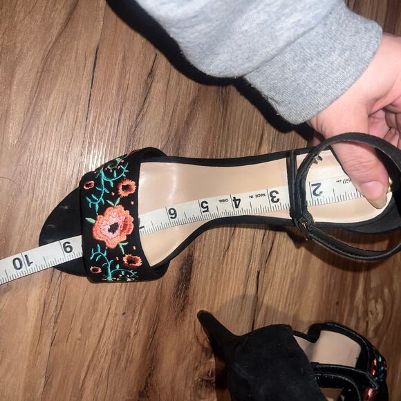 ALDO Floral Embroidered Heels Black Size 7 Ankle Strap Stiletto - Picture 10 of 12